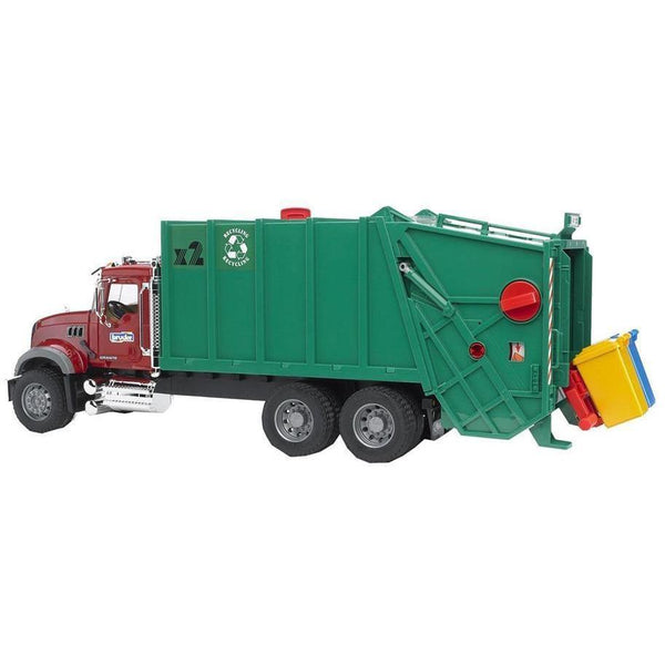 BRUDER 1/16 Mack Granite Garbage Truck (RubyRed-Green)