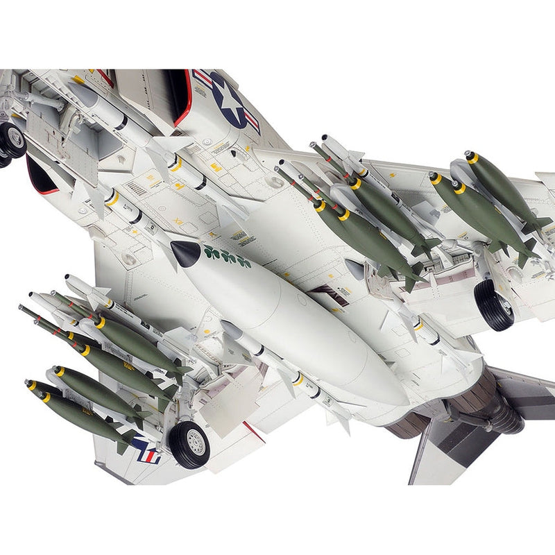 TAMIYA 1/32 McDonnell Douglas F-4J Phantom II Marines