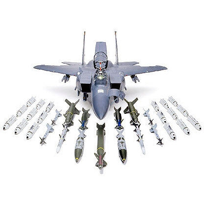 TAMIYA 1/32 Boeing F-15E Strike Eagle with Bunker Buster