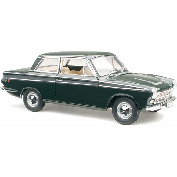 CLASSIC CARLECTABLES 1/18 Ford Cortina GT Goodwood Green