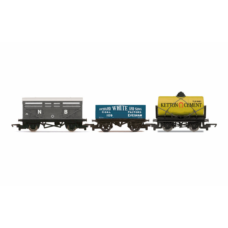 HORNBY OO RailRoad Triple Wagon Pack, Various - Era 3
